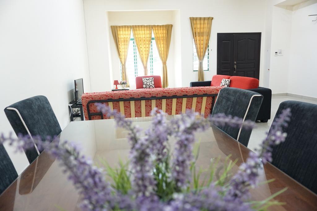 Warisan Indah Homestay Klia 1 Melayu Sahaja เซปัง ภายนอก รูปภาพ