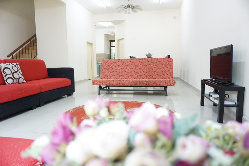 Warisan Indah Homestay Klia 1 Melayu Sahaja เซปัง ภายนอก รูปภาพ